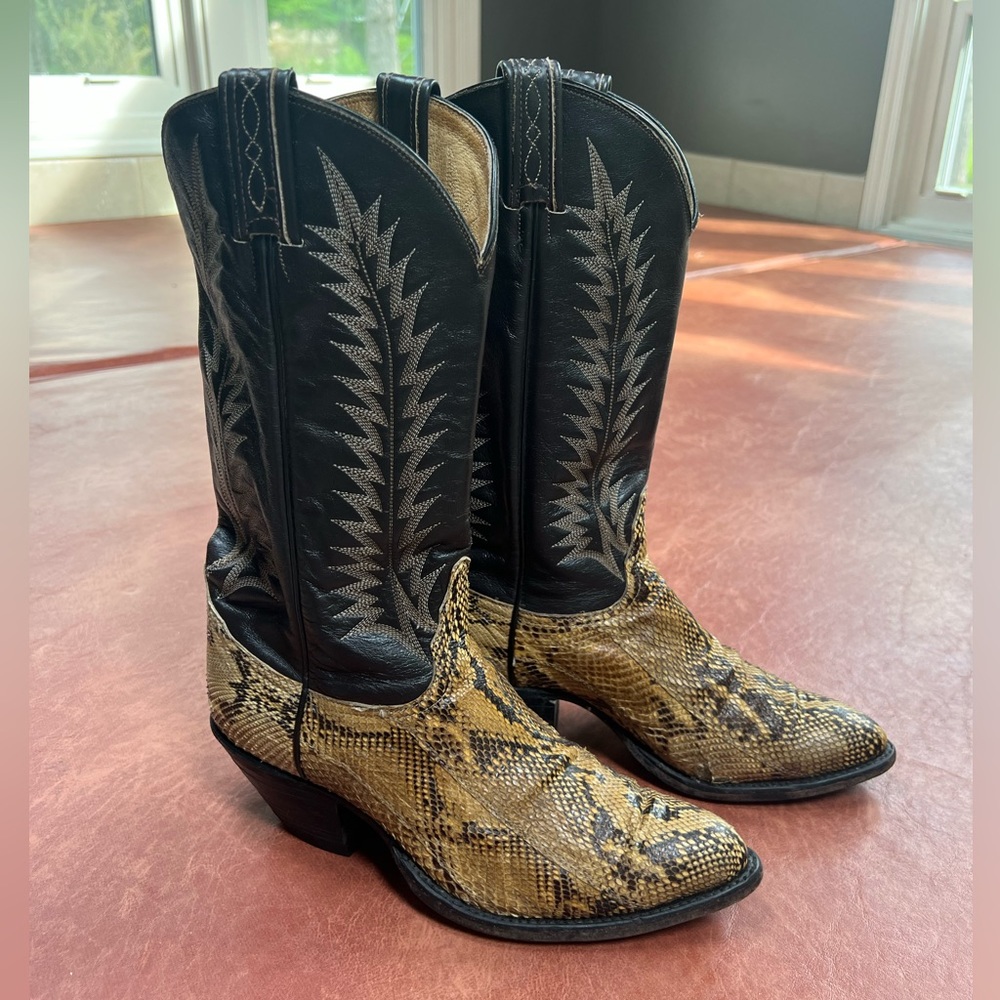 Tony Lama Vintage Rattle Snake 7.5E mens